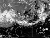 ひまわり7号可視画像・天気図合成 2015年6月15日12時JST