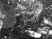 ひまわり8号赤外線画像＆天気図合成 2016年7月28日12時JST