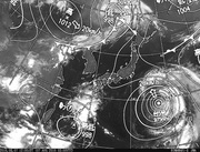 ひまわり8号赤外線画像＆天気図合成 2016年8月7日12時JST