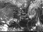 ひまわり8号赤外線画像＆天気図合成 2016年8月9日12時JST