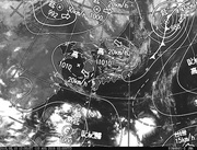 ひまわり8号赤外線画像＆天気図合成 2016年8月10日12時JST